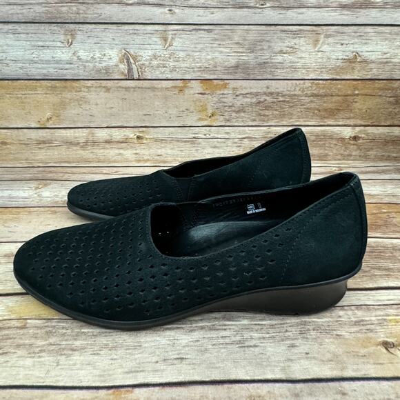 Ecco Womens Black Perforated Suede Leather Flat Comfort Shoes 10-10.5/41 - Picture 2 of 6
